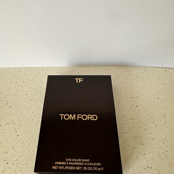 TOM FORD Eye Color Quad Eyeshadow Palette - GOLDEN MINK - Picture 3 of 5
